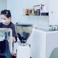 SANDBOX CLUB  คลับกาแฟสุดซอยอารีย์