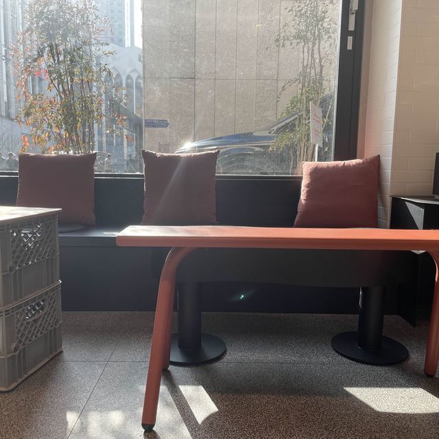 로컬스티치 시청점 (남대문. 신세계백화점 건너편쪽. 위치가좋아요. 