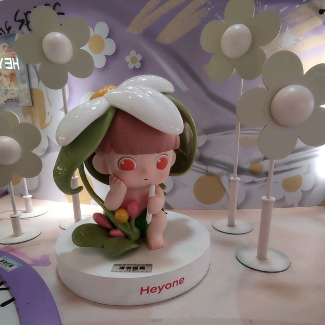 打卡深圳益田假日廣場 "Hey one"華南首展