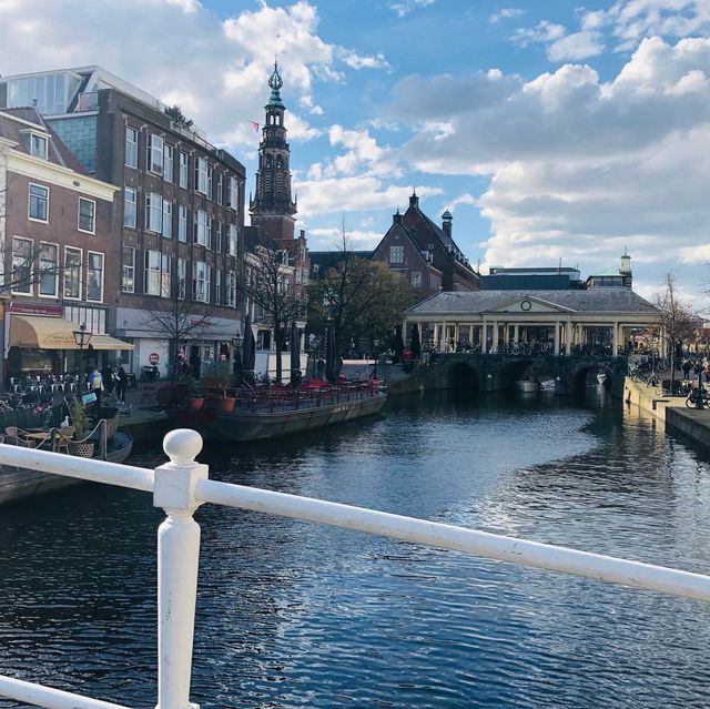 荷蘭🇳🇱萊頓市中心河岸景色🚤🛶