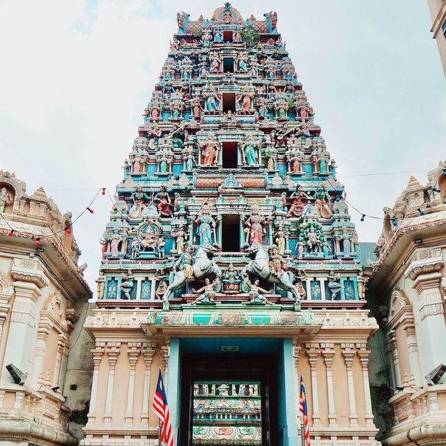 Exploring Sri Maha Mariamman Temple