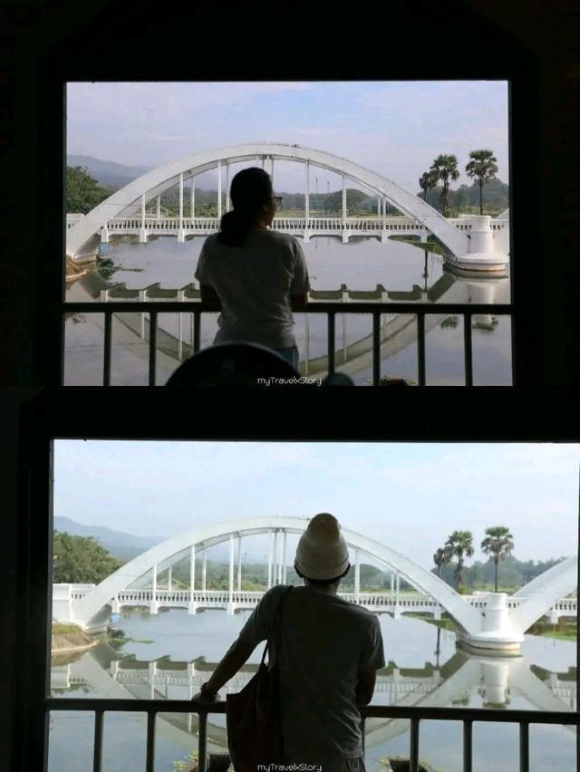 The White Brdige ลำพูน