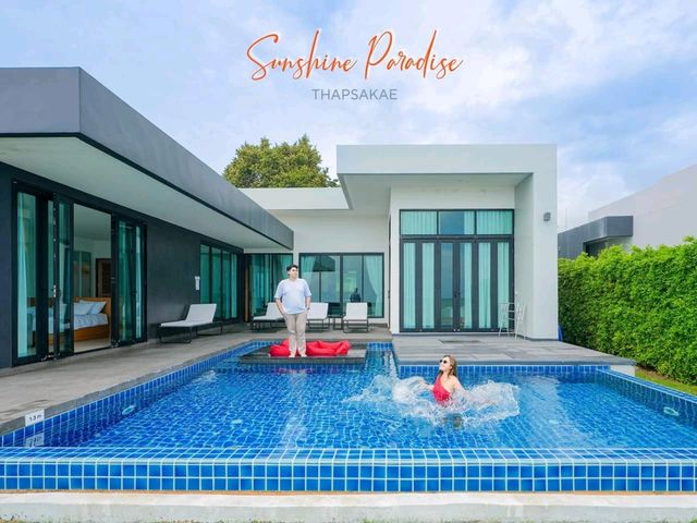 ลากแฟนไปนอนพูลวิลล่าริมทะเลชิลสุดSunshineParadise