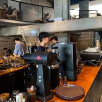 AKHA AMA คาเฟ่สุดชิคแอนด์ชิล ย่านคูเมือง