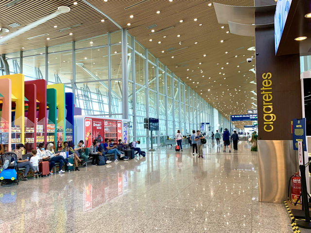 マレーシア　クアラルンプール観光　クアラルンプール国際空港の制限エリアは快適に搭乗迄過ごせるぞ！