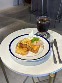 【福岡カフェ】自家焙煎のコーヒーとおいしいスイーツを楽しめる