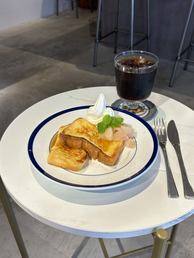 【福岡カフェ】自家焙煎のコーヒーとおいしいスイーツを楽しめる