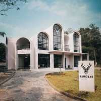 RAINDEAR COFFEE & KITCHEN | SUPER ARTISTIC AT TAMAN BUDAYA