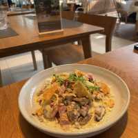 「Delish Kitchen by ALOT」：啟德商場的藝術餐廳，口碑一流！