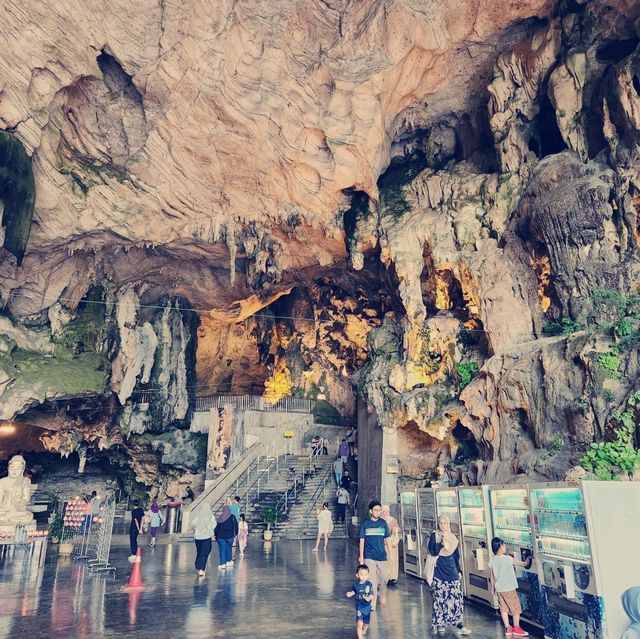 極樂洞：怡保石灰岩洞奇景