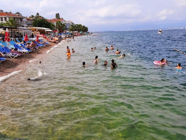 【土耳其伊斯坦布爾】Kınalıada島：清澈果凍海、適合游泳浮潛，徒步環島拍照打卡