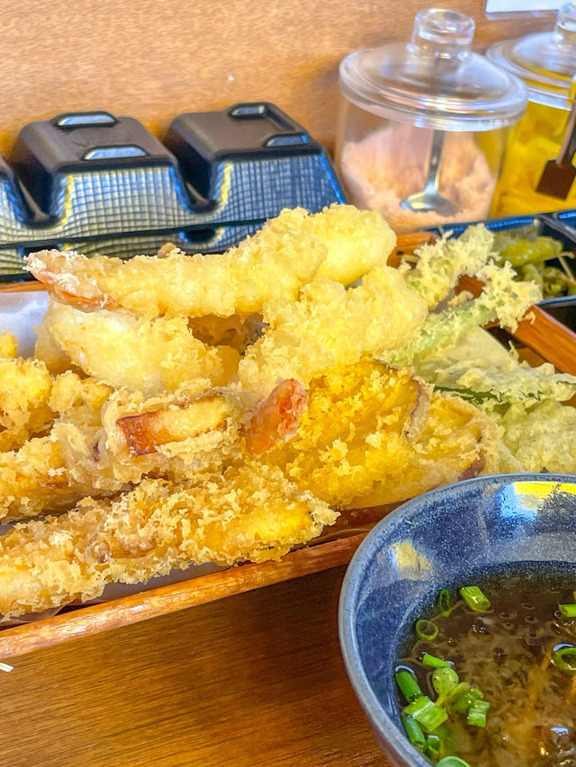 소바, 튀김 맛집으로 유명한 감성 일식당