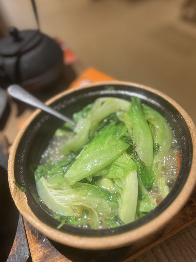 珠海啫火啫啫煲，嘆香噴噴煲仔菜嘅好地方