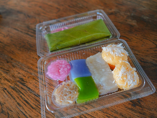 ขนมกัญญา ร้านขนมดังและอร่อยในบ้านโป่ง ห้ามพลาด