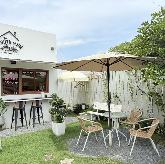 ข้างบ้านคาเฟ่ คาเฟ่สไตล์โฮมมี่ จันทบุรี