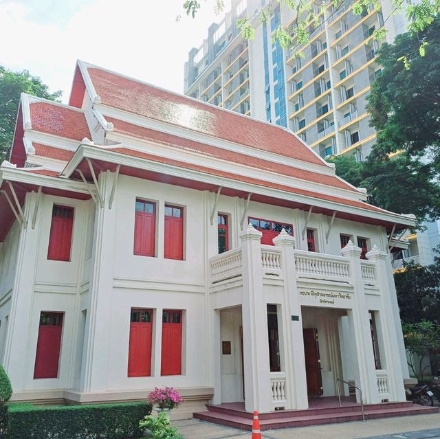 泰國曼谷著名校園景點:朱拉隆功大学，適合拍照📸打卡親子遊，曼谷市區非常值得一去的景點
