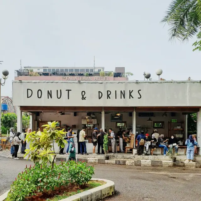 Donut and Drinks | Blok M Square