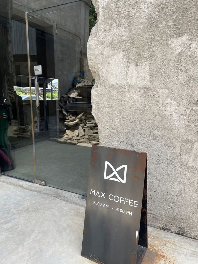 MAX Coffee Studio🧸🖤