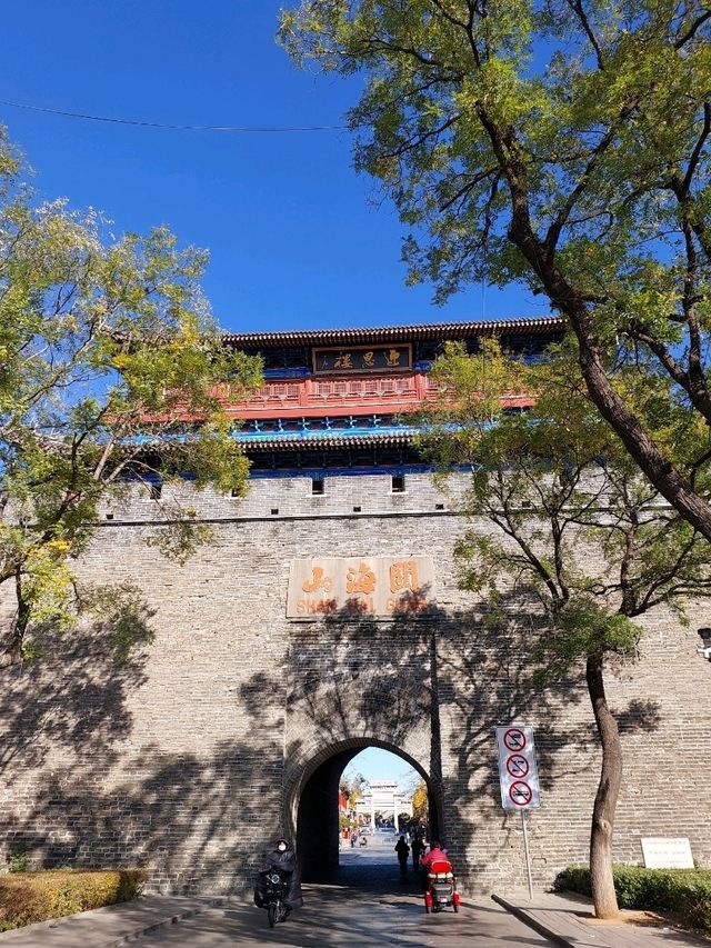 Autumn leaves in Shanhaiguan ancient city