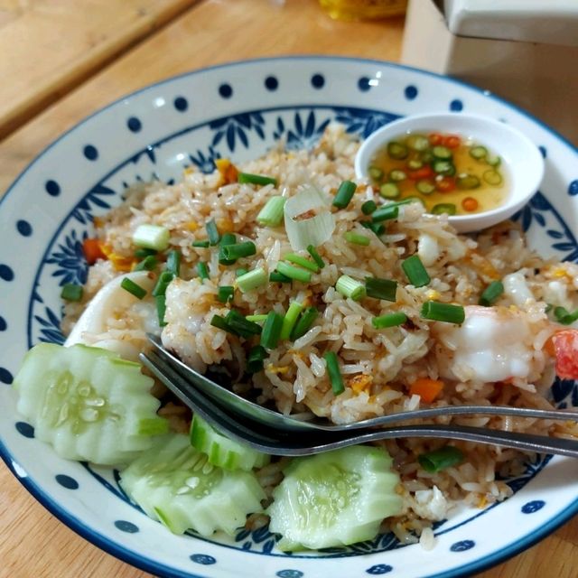ไก่ย่างเขาสวนกวาง ร้านอาหารรสแซ่บ กำแพงเพชร