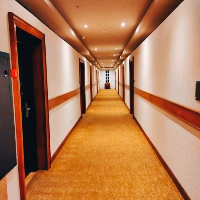 LUXURY ESCAPE @ THE GOLDEN RIDGE HOTEL.