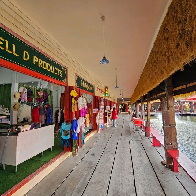ตลาดน้ำหัวหินสามพันนาม