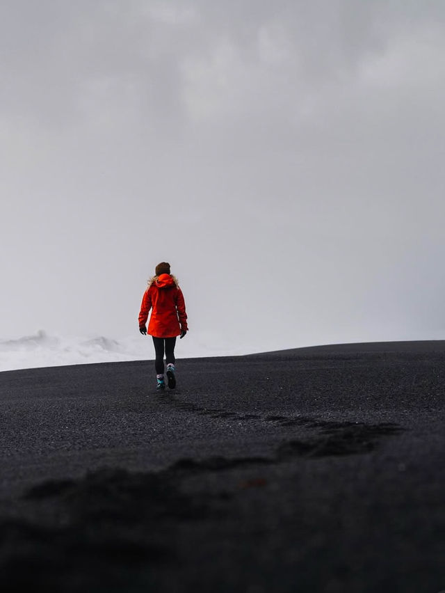 Black Sand, Bold Waves, and a Whole Lot of Wind: A Day at Iceland’s Black Beach Black Sand, Bold Waves, and a Whole Lot of Wind: A Day at Iceland’s Black Beach