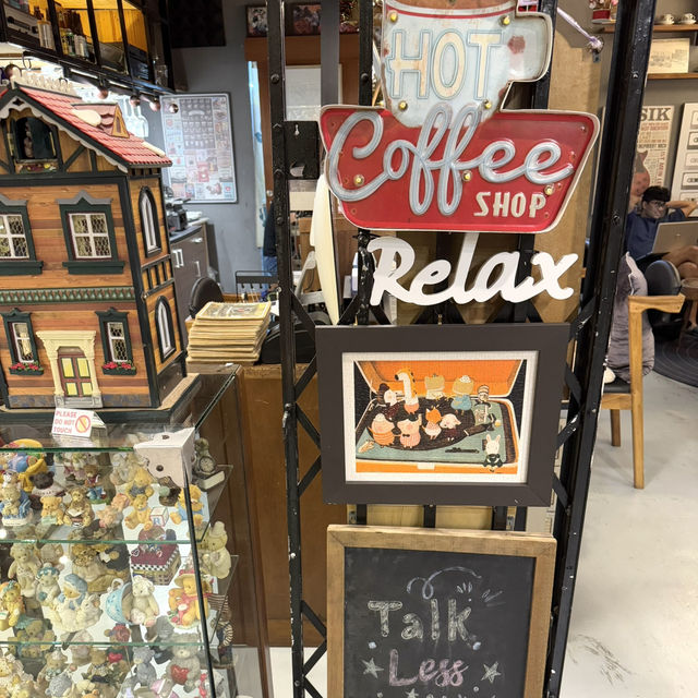 When Christmas Meets Retro Charm