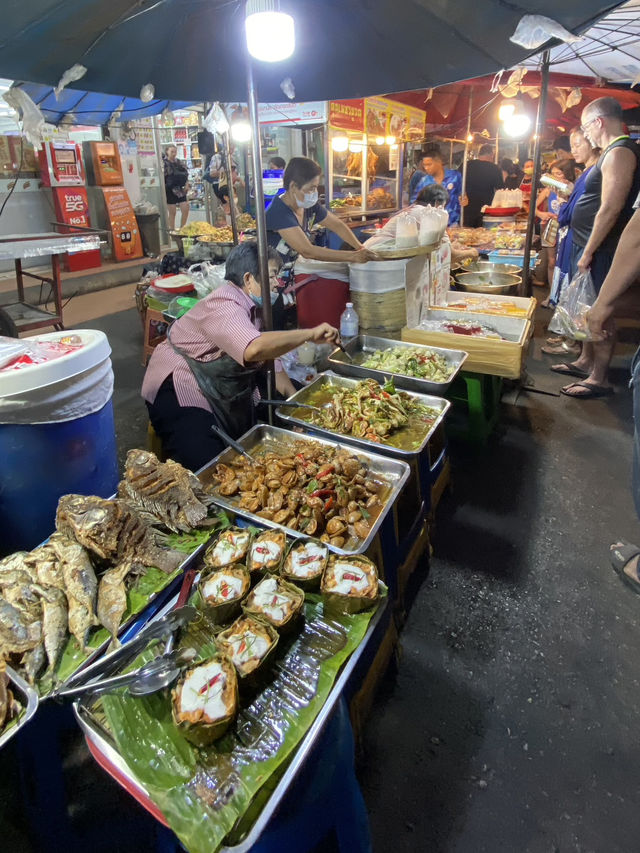 Chiang Mai Night Market: A Feast for the Senses