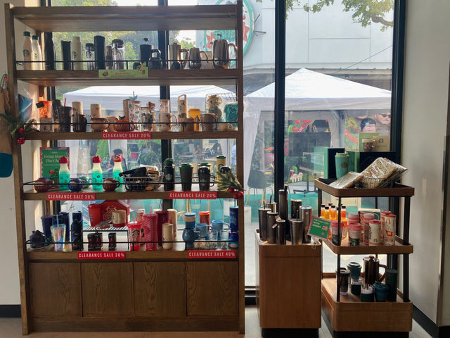 STARBUCKS สาขา The Circle ราชพฤกษ์ 