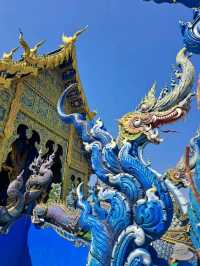 พาเที่ยววัดสีน้ำเงิน