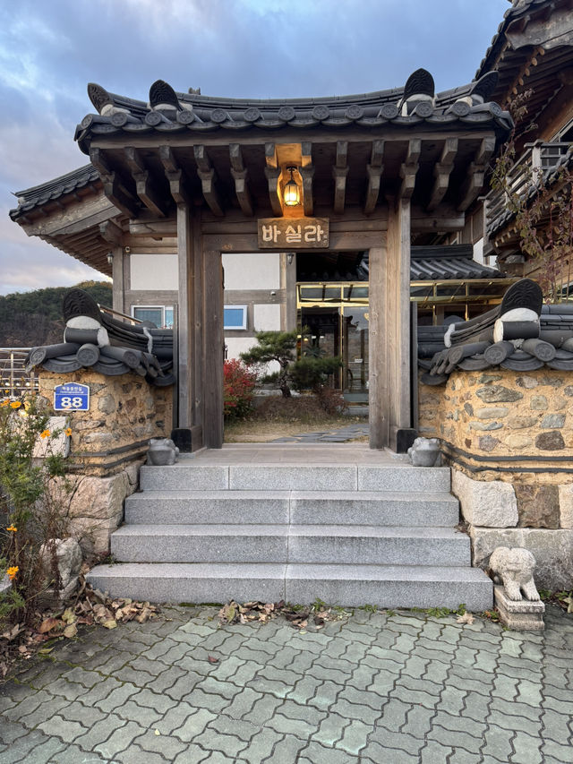 눈 내리는 크리스마스 한옥 대형카페 ☃️