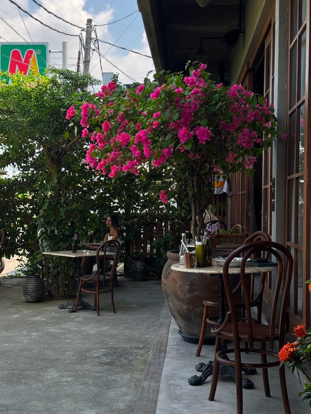 Lova Cafe, Indonesia Bali