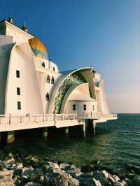 A Magical Evening at Melaka Straits Mosque