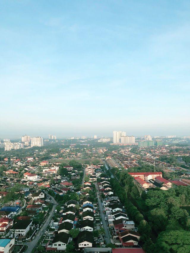 A Cozy Stay at Tebrau 🏙️