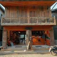 คาเฟ่&ที่พักริมแม่น้ำโขงสุดชิล วิวสวยสุดปัง 🏠☕️