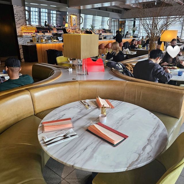 [銀座]広々とした空間でプチ贅沢ブランチ[bills 銀座]