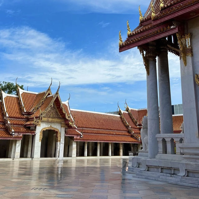 Wat Benchamabophit: The Marble Temple's Timeless Beauty