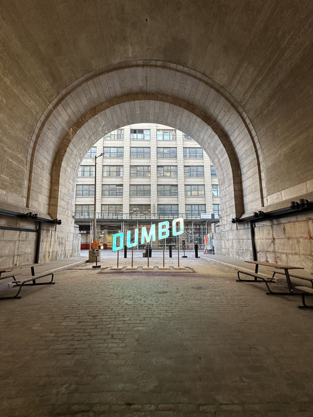 พิกัดถ่ายรูป Dumbo Manhattan Bridge