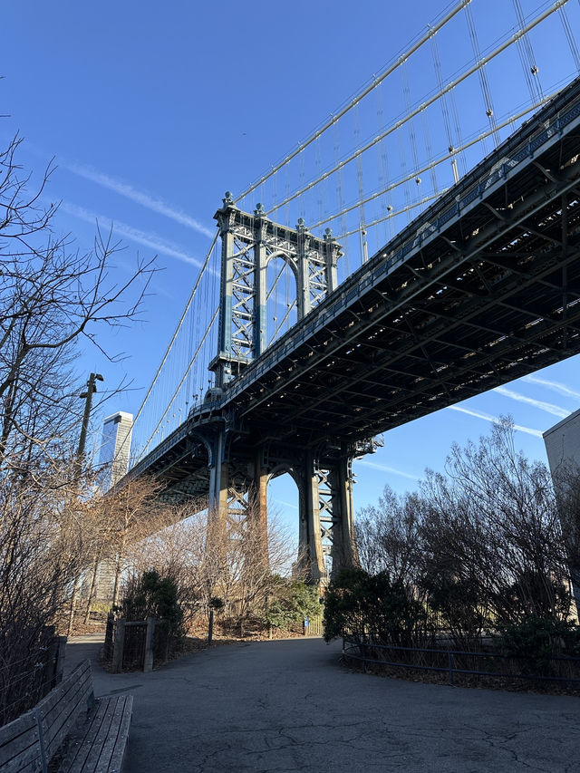 พิกัดถ่ายรูป Dumbo Manhattan Bridge