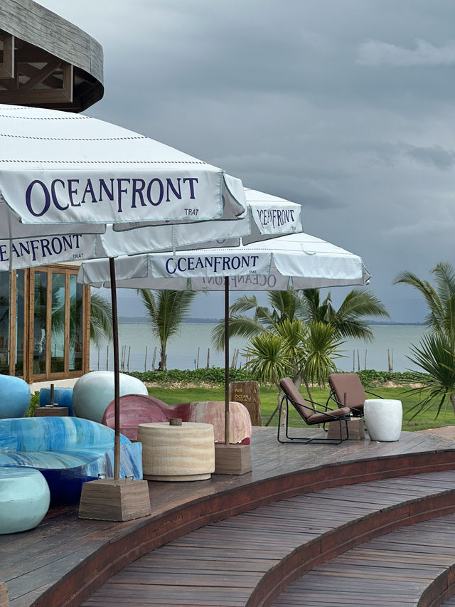 Oceanfront Speedboat Pier
