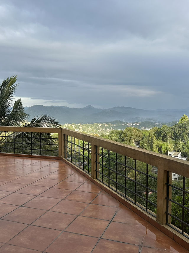 🏨 Budget hotel with stunning view in Kandy 