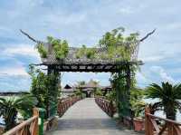 Mabul Island: Where Sand, Sea, and Squid Ink Happened!"🏝️🦑