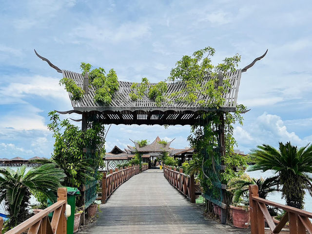 Mabul Island: Where Sand, Sea, and Squid Ink Happened!"🏝️🦑