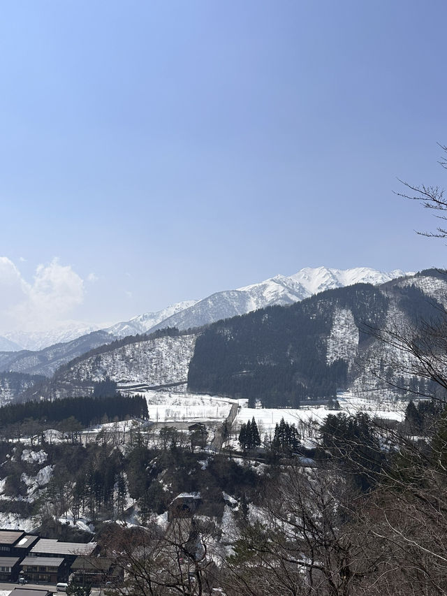 🇯🇵 白川鄉 不是只有小屋 還有壯麗的河川和山🏞️🏔️