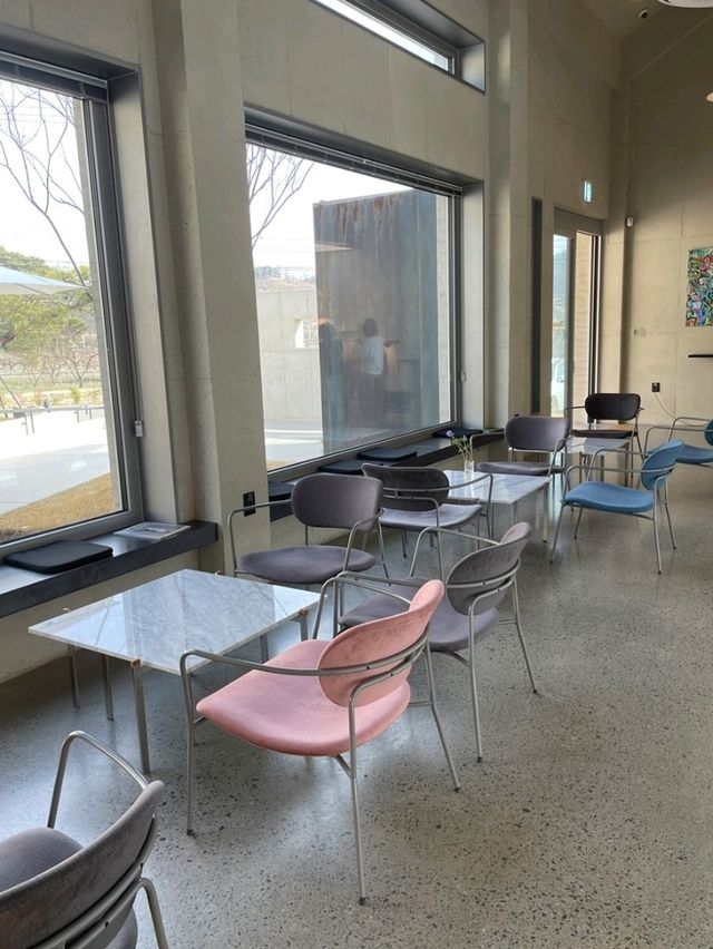 [🇰🇷清道]「ラペソギャラリーイソ」– 大邱近郊のギャラリーカフェで楽しむ美味しいソルギパンとコーヒー