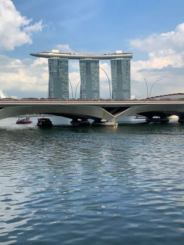 “Reflections of Time: The Soul of Singapore River”
