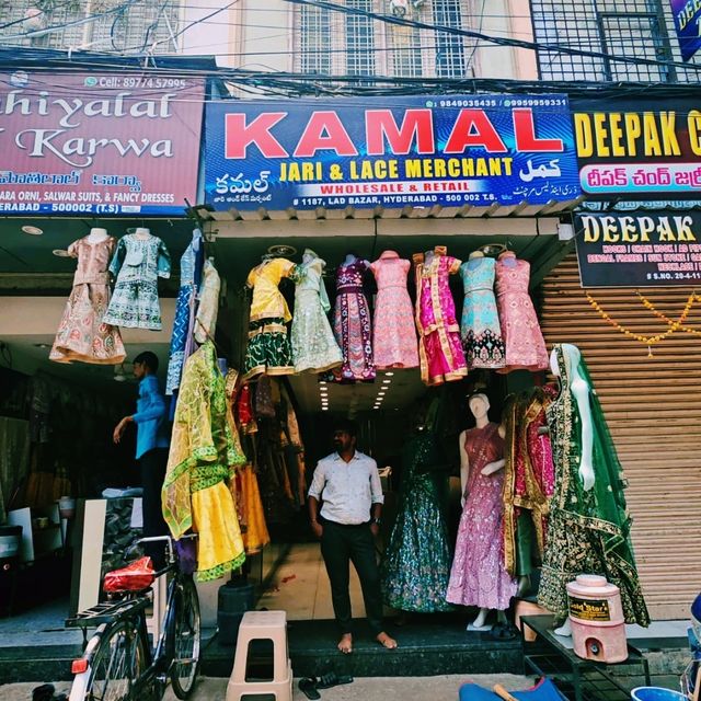 The Market Outside Charminar: A Dazzling Chaos of Culture and Colour