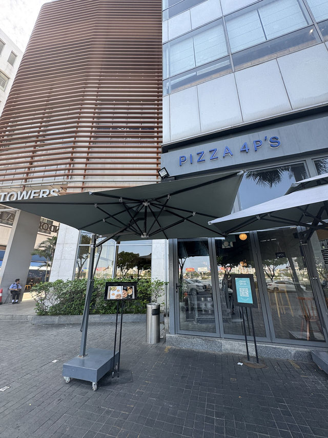 ベトナム🇻🇳ダナン : チーズ好き必見！Pizza 4P’sで幸せなひととき」