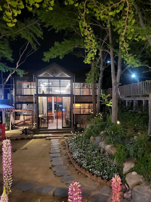오래된 오두막감성이 멋진 낭만 부산카페